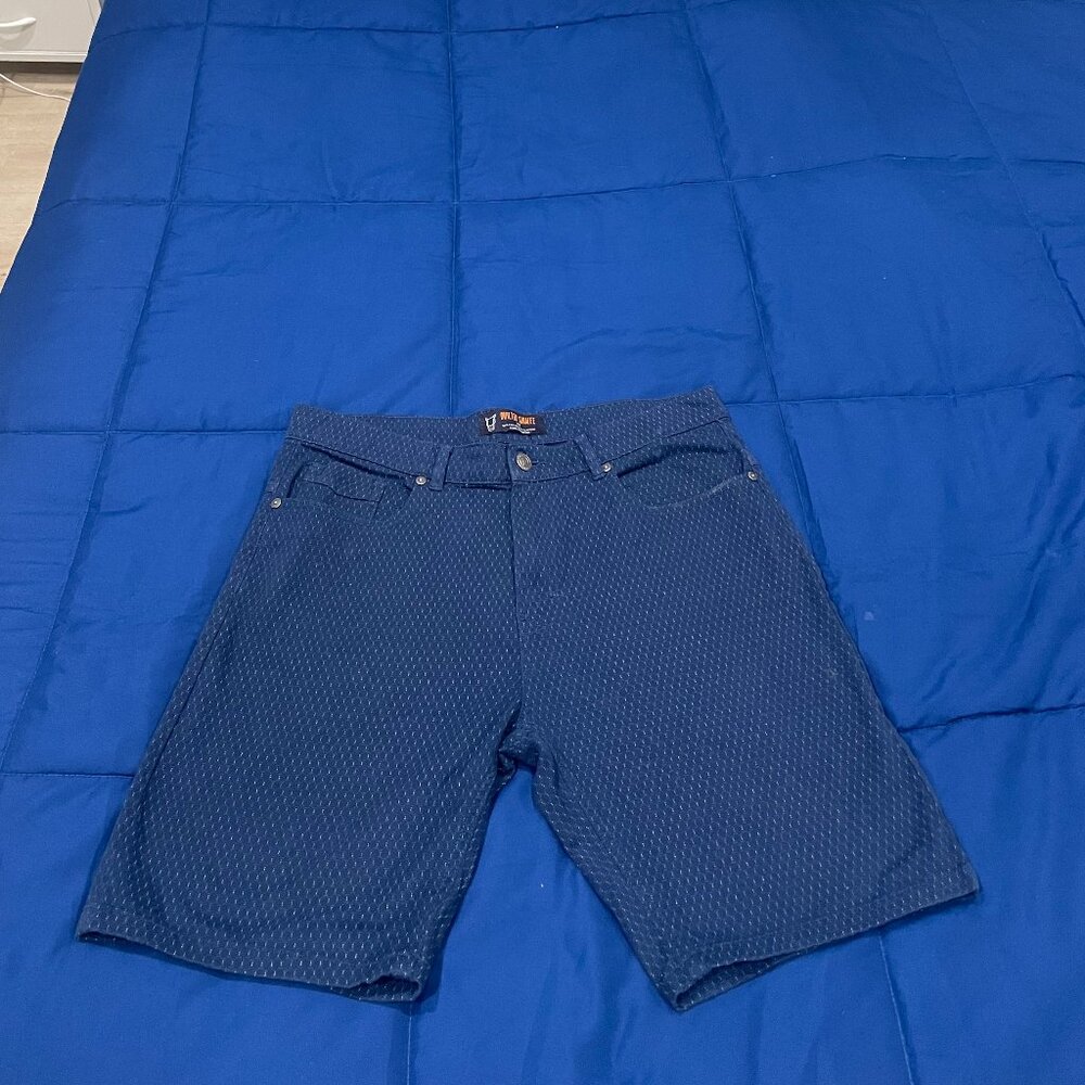 Quilted Giraffe (Size 32) Dress Shorts